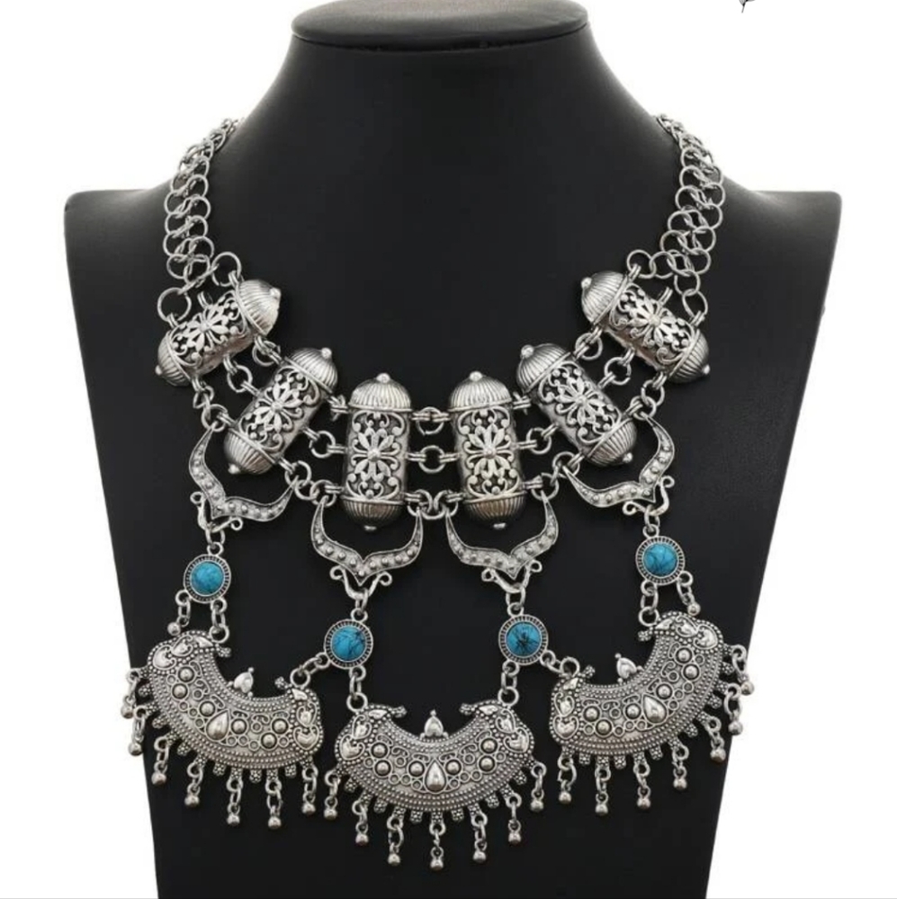 Round Ball Tassel Decor Necklace